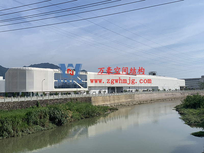 為什么體育場(chǎng)屋面都選用PTFE膜結(jié)構(gòu)？PTFE膜結(jié)構(gòu)體育場(chǎng)有什么特點(diǎn)優(yōu)勢(shì)？