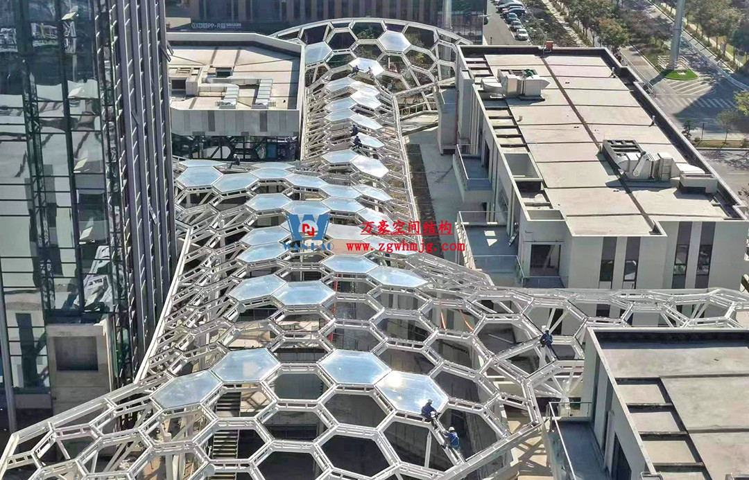 已完工，這個ETFE氣枕商業天幕閃亮登場！