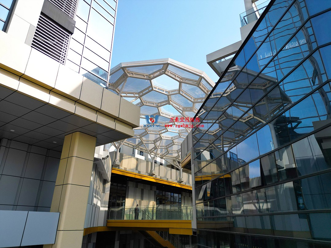 已完工，這個ETFE氣枕商業天幕閃亮登場！