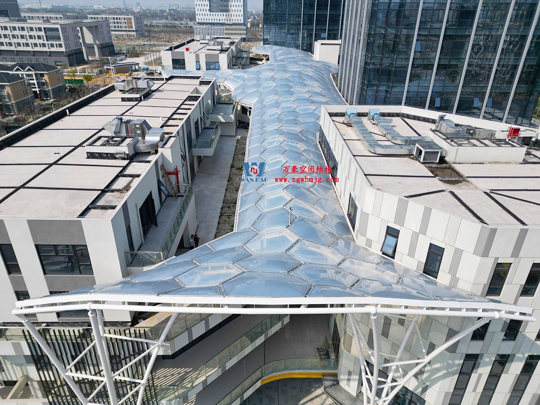 已完工，這個ETFE氣枕商業天幕閃亮登場！