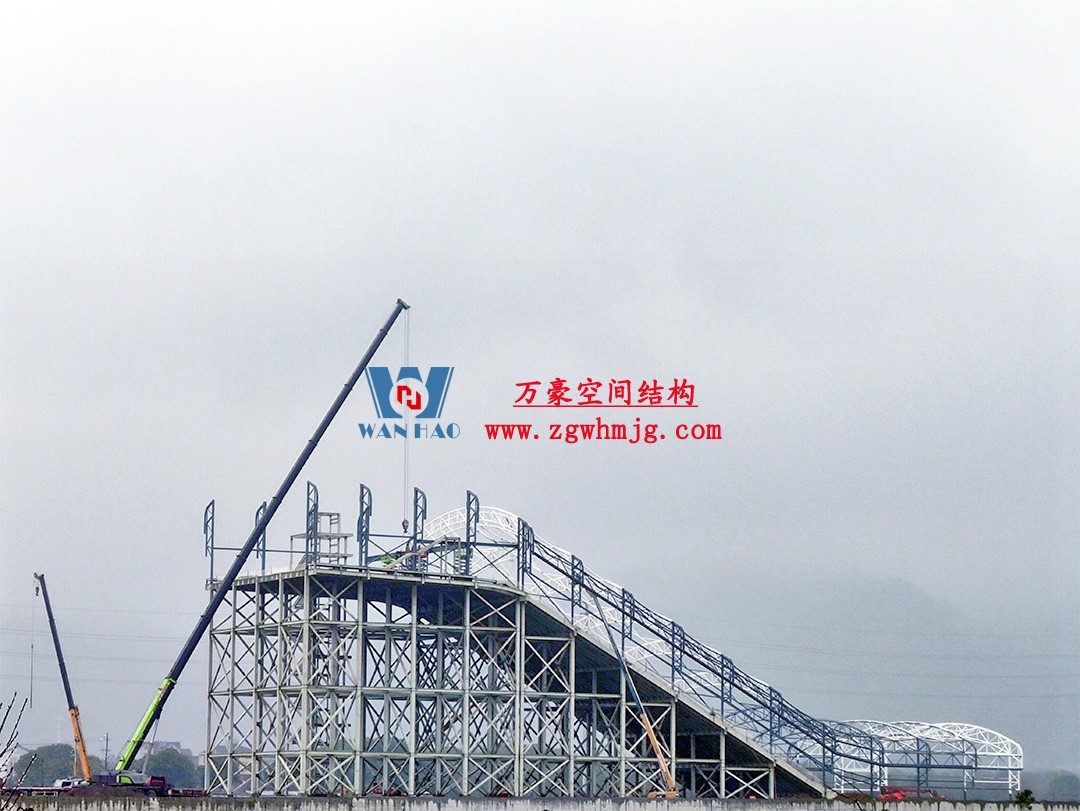 馭風逐沙，織就賽道美學——比亞迪紹興嵊州賽車場干拔沙坡觀景平臺鋼膜結構