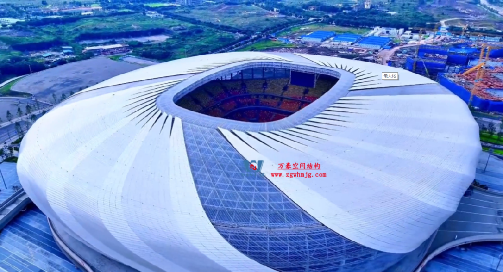 重慶龍興足球場(chǎng)：鋼鐵與夢(mèng)想的碰撞