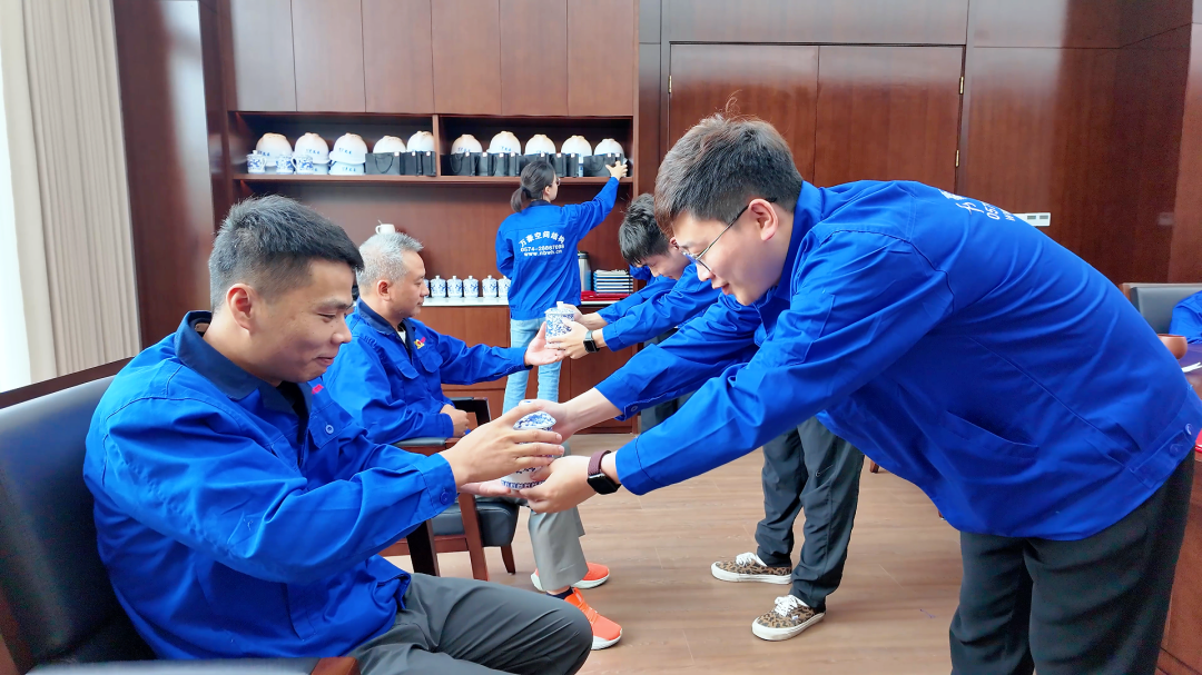 浙江萬豪空間結構集團有限公司隆重舉行“匠心傳承·共筑未來”師徒大會！