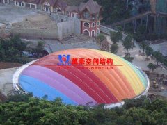 充氣膜結構煤棚與鋼結構網架儲煤棚優缺點對比分析