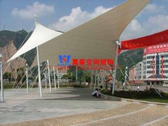 膜結構遮陽雨棚技術優勢分析介紹