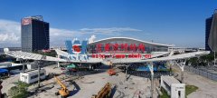 滬通鐵路張家港站地方配套工程站前西側旅客集散區蝴蝶造型天幕工程鋼結構接近尾聲